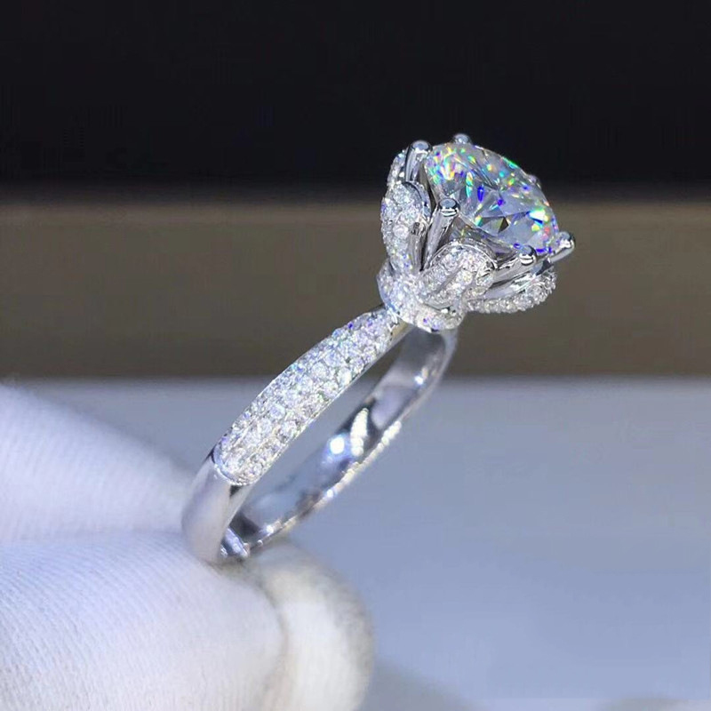 Moissanite Engagement Ring 1 Carat - แหวนมอร์แกไนต์ เกรด VVS1 เพชรที่เพาะเลี้ยงในห้องปฏิบัติการ 1/2/3/5 กะรัต
