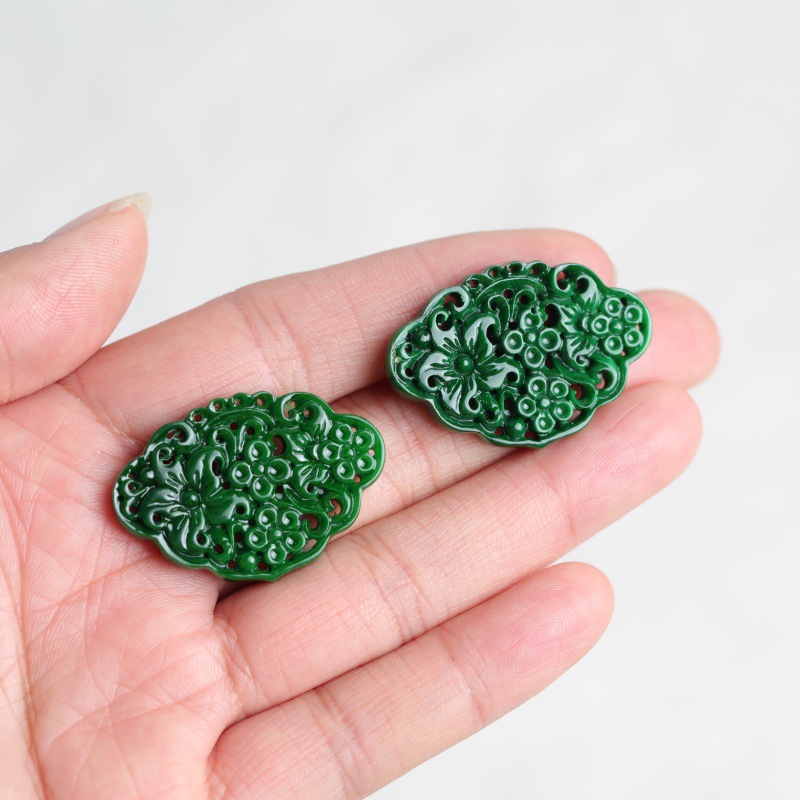 Earrings - หยกธรรมชาติ 2 ชิ้น สีฟ้าแห้ง แกะสลักสองด้าน แบบกลวง